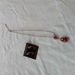 Necklace and ear rings.